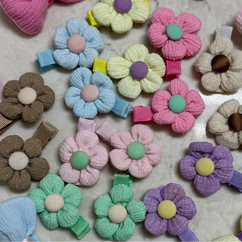 🌸 24-Piece Handmade Hair Clip Set | 8 Flower Pairs & 4 Bow Pairs 🎀 - Picture 6 of 16